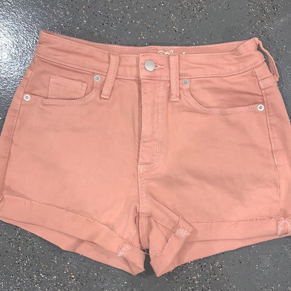 Universal Threads Shorts